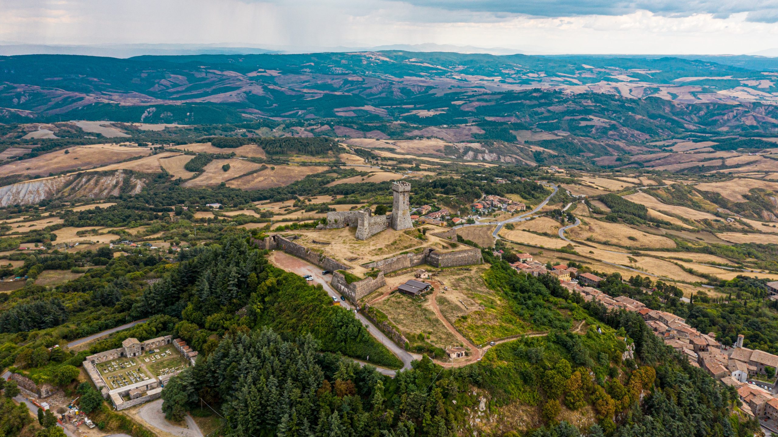 Toscana_Siena_Radicofani_1 in 16-9